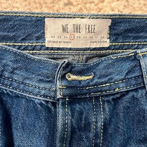Free People Maggie mid/high rise straight leg cropped jeans.
